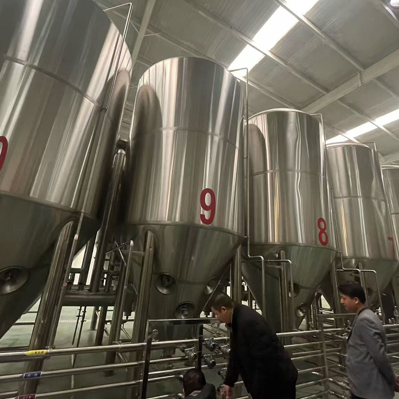 乌拉特中精酿啤酒设备
